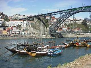 These boats brought the grapes to the lodges from the upper Douro