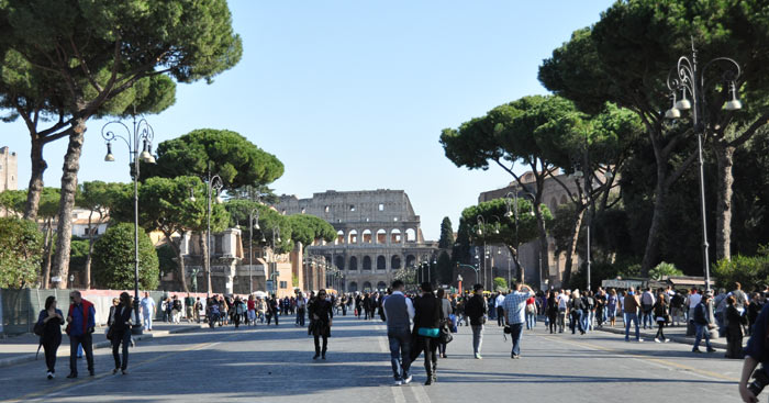 ColosseumStreet Via de Fori Imperiali