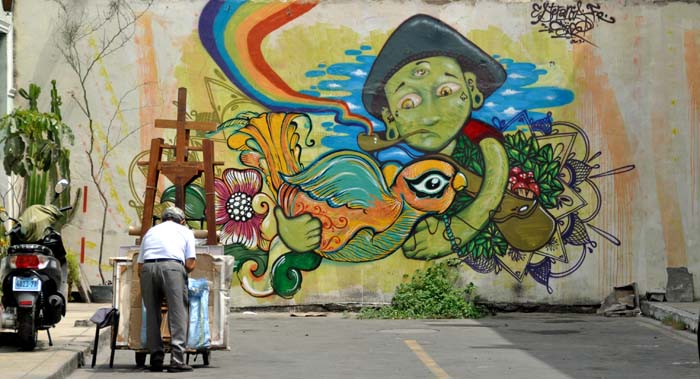Mural in Miraflores neighborhood of Lima Peru on wired2theworld.com