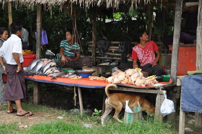 Market on Inle Lake (6)