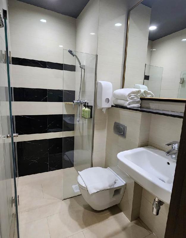 Hotel V Bencoolen bathroom